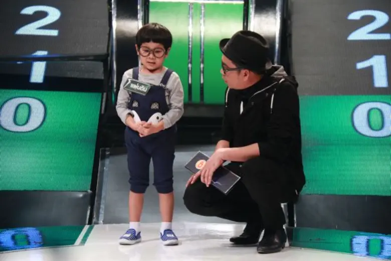ทีวีไกด์: รายการ “ปริศนาฟ้าแลบเด็ก” เปิดเวทีโชว์ความน่ารักของเด็ก ตุ๊กกี้, โน้ต, พล่ากุ้ง และกอล์ฟ หัวหน้าทีมสั่งลุย
