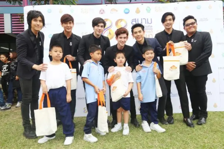 ของขวัญสีเขียวเพื่อการเรียนรู้ ของขวัญจากคำสอนพ่อ สู่ความพอที่ยั่งยืน