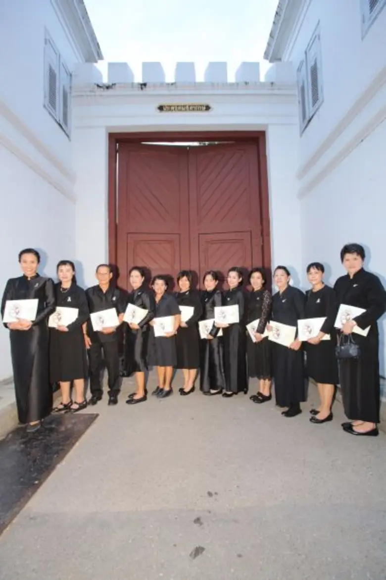 สปริง กรุ๊ปจัดทำสมุดภาพเทิดพระเกียรติ ชุดสรรเสริญพระบารมี แจกประชาชนทั่วประเทศ จำนวน ๑๕๐,๐๐๐ เล่ม