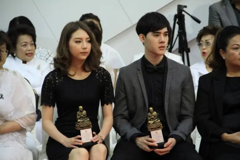 นักแสดงช่อง 3 “เฟริสท์ ภารดา – มิว ลักษณ์นารา” เข้ารับประกาศเกียรติคุณรางวัล “ทูตพระศาสนา ประจำวันมาฆบูชา ๒๕๖o”