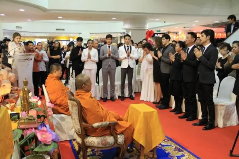 นักแสดงช่อง 3 “เฟริสท์ ภารดา – มิว ลักษณ์นารา” เข้ารับประกาศเกียรติคุณรางวัล “ทูตพระศาสนา ประจำวันมาฆบูชา ๒๕๖o”