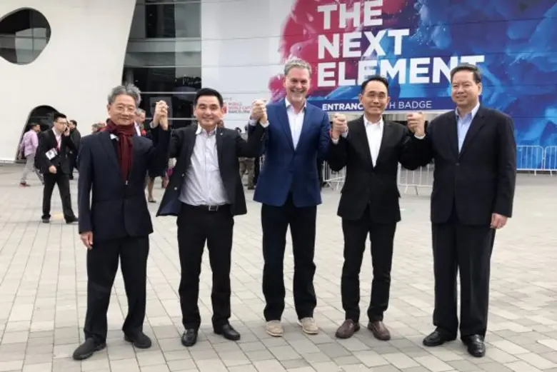 เอไอเอส จับมือ Netflix ประกาศพันธมิตร ในงาน Mobile World Congress 2017 ร่วมทำตลาดแบบเอ็กซ์คลูซีฟ เป็นรายแรกและรายเดียวในประเทศไทย ตอกย้ำผู้นำดิจิทัล อันดับ 1 ของไทย