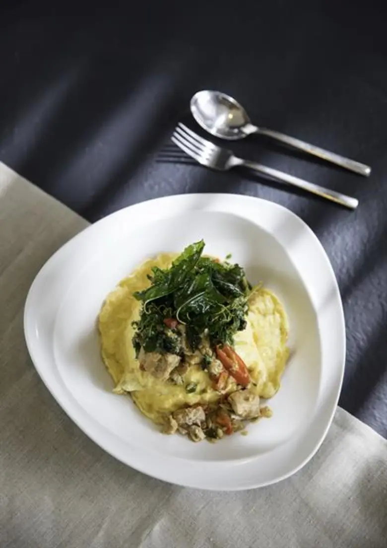Omelette on Rice Topped with Tuna and Spicy Basil Leaves At Cafe Kantary in Bangsaen, Koh Yao Noi, Kad Farang, Prachinburi and Rayong