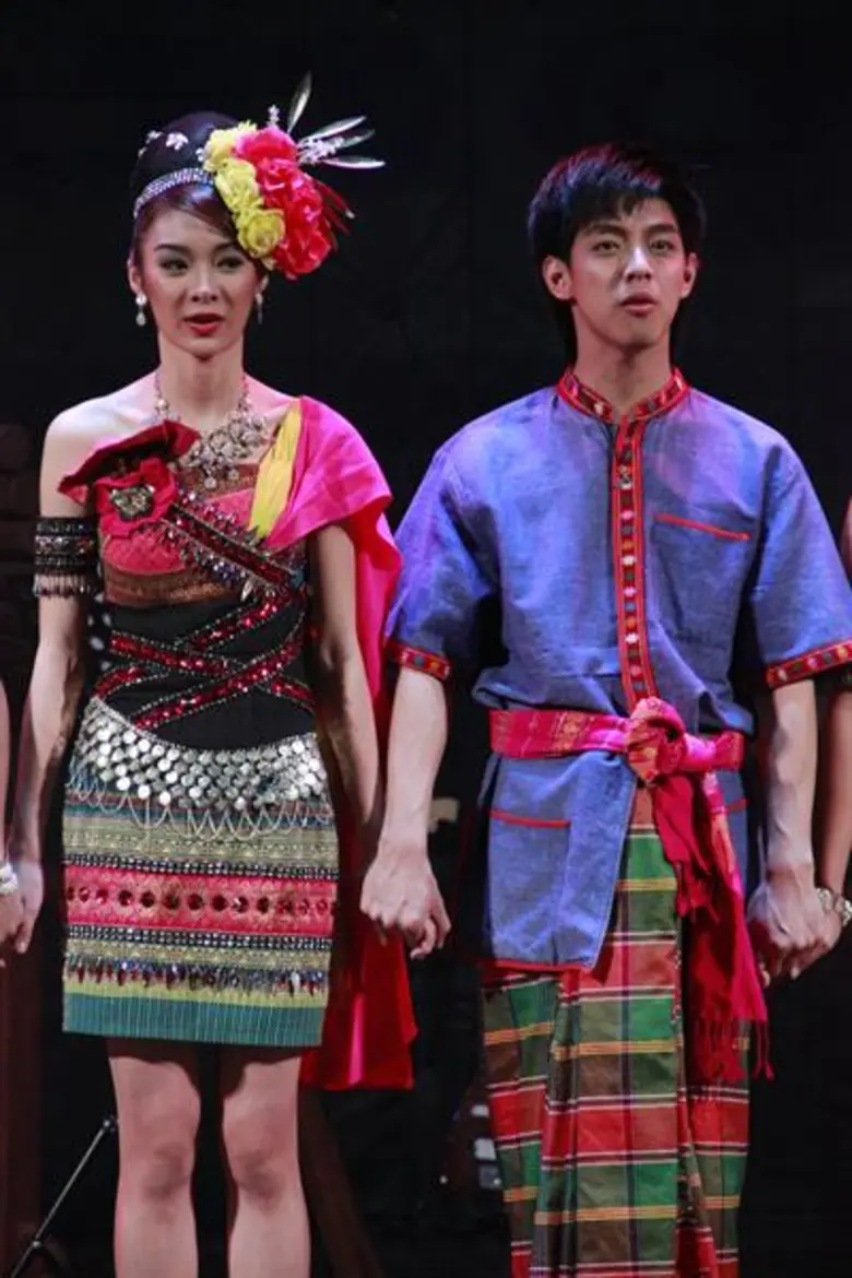 พบกับความวุ่นวาย ความฮา และความรักกุ๊กกิ๊กฉบับวัยรุ่น ในภาพยนตร์โรแมนติกคอมเมดี้ “โปงลางสคูลออฟเลิฟ”