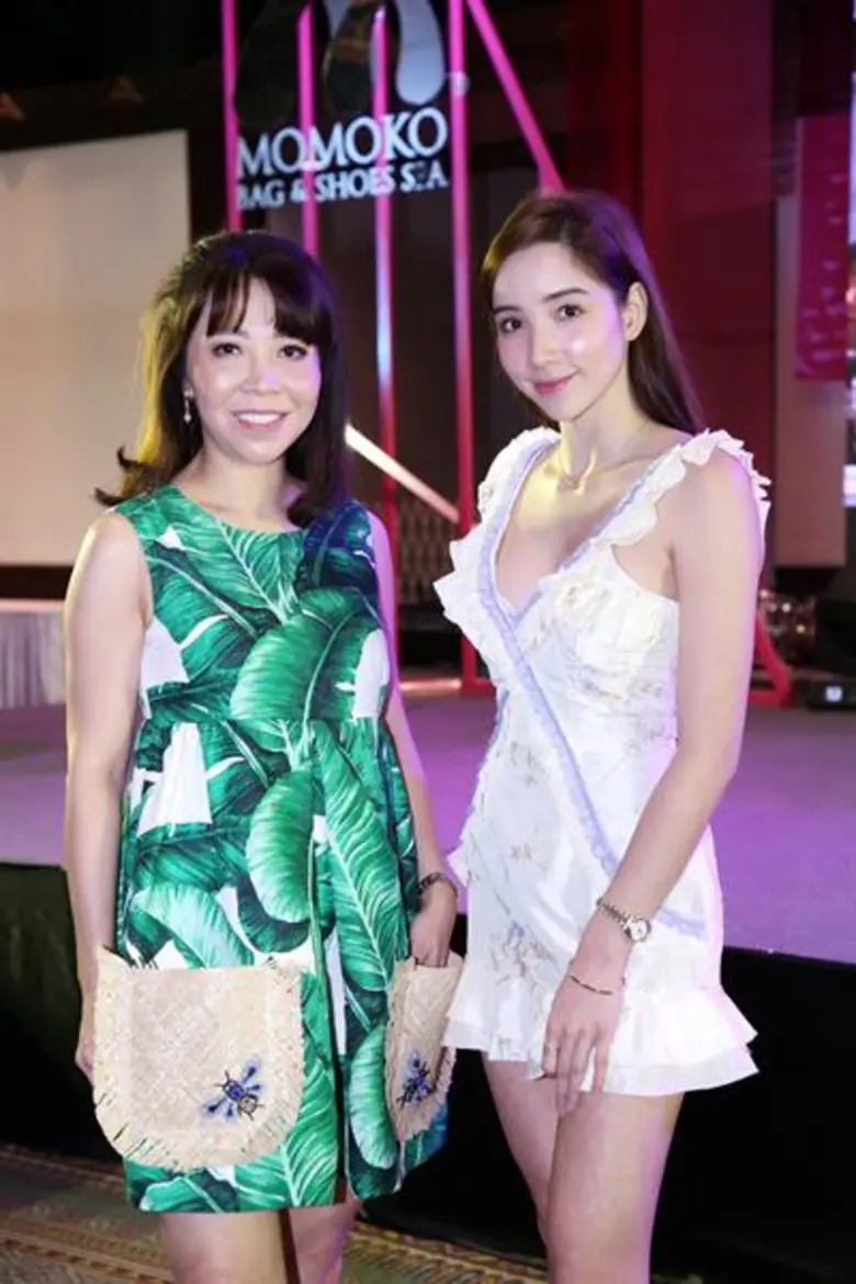เซเลบขาช็อปตามส่องแบรนด์เนมมือ 1 มือ 2 ราคาโดน!! ในงาน “Momoko Luxury Fair and Music Festival 2018”