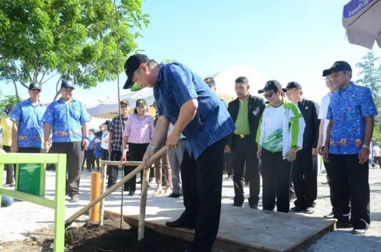 ประชารัฐร่วมใจ “ปลูกต้นไม้ให้แผ่นดิน” เนื่องในวันสิ่งแวดล้อมโลก และวันต้นไม้ประจำปีของชาติ พ.ศ.2561