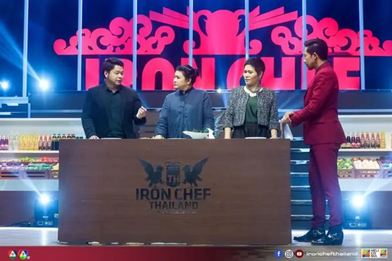 ทีวีไกด์: รายการ "เชฟกระทะเหล็ก ประเทศไทย" “เชฟกระทะเหล็ก” เดือดพล่าน!!เปิดศึกสะท้านเตา “เชฟปิแอร์” งัดไม้เด็ดท้ารบขอสยบหวาน “เชฟไก่”