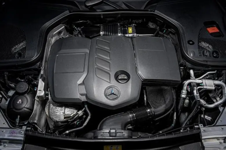 เมอร์เซเดส-เบนซ์ เสริมไลน์รถยนต์อี-คลาสรุ่นประกอบในประเทศ เปิดตัว E 220 d Sport เครื่องยนต์ดีเซล พร้อมรถยนต์ปลั๊กอินไฮบริด E 350 e รุ่นเพิ่มอุปกรณ์ในราคาใหม่สุดเร้าใจ