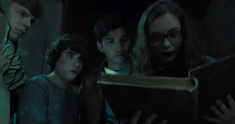 “SCARY STORIES TO TELL IN THE DARK” เผยเบื้องหลังกว่าจะเป็นหนังโคตรสยองของ 'กีเยร์โม เดล โตโร่' กับฝันร้ายครั้งใหม่ ที่ขนผีมาเป็นทัพ!