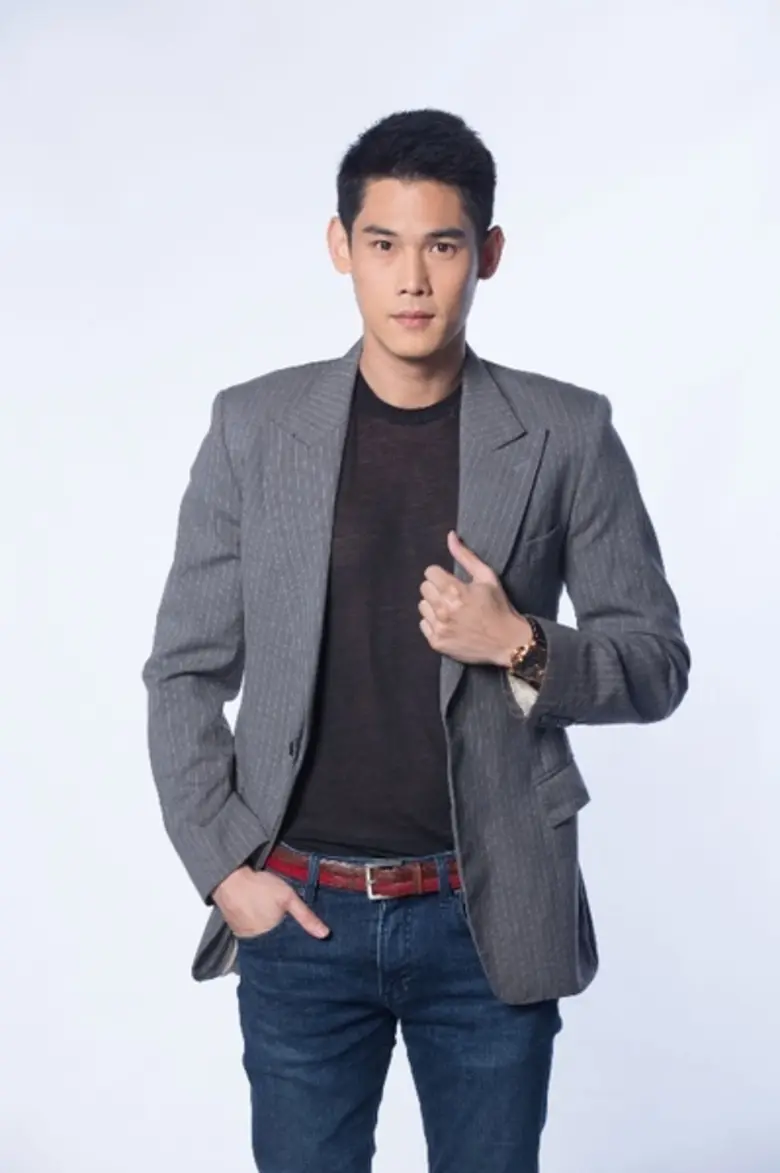 ศิลปินดังร่วมทัพร้องเพลงโชว์ผ่าน EZ-OK by AJ แอปพลิเคชันคาราโอเกะเจ้าแรกในไทย