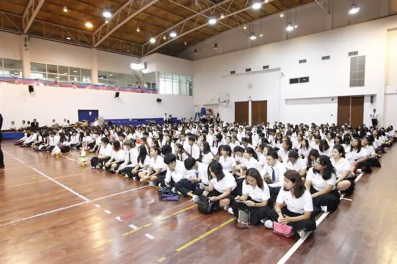 ศิษย์ดีเพราะมีครู ม.ศรีปทุม ชลบุรี จัดพิธีไหว้ครูและพิธีประดับเข็มสัญลักษณ์ประจำรุ่น SPUC 32