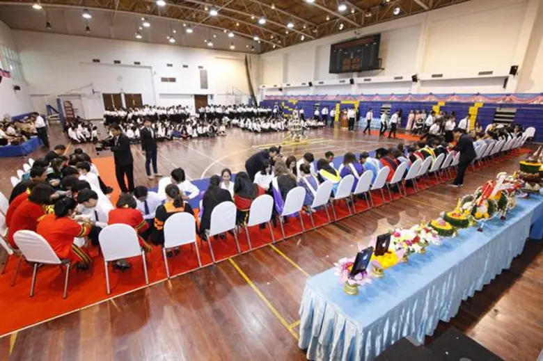 ศิษย์ดีเพราะมีครู ม.ศรีปทุม ชลบุรี จัดพิธีไหว้ครูและพิธีประดับเข็มสัญลักษณ์ประจำรุ่น SPUC 32