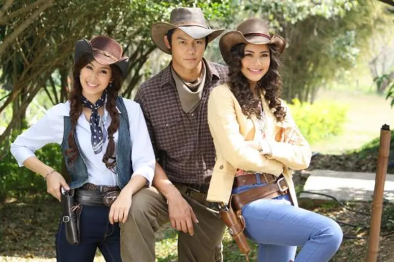 “หมาก-ญาญ่า” สลัดภาพทุ่มสุดตัวบู๊กระหน่ำเดือดหน้าจอ! กับมาดคาวบอย-คาวเกิร์ล ใน “ตะวันเดือด”