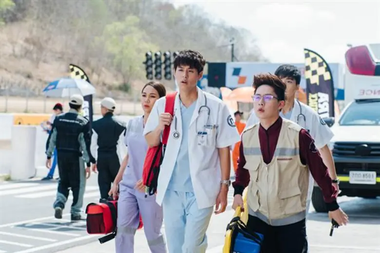 “หมอเป้ง” ขอคืนดี “ทานตะวัน” ความสัมพันธ์สุดชุลมุน ในละคร MY AMBULANCE รักฉุดใจนายฉุกเฉิน