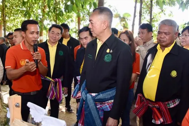 กระทรวงเกษตรฯ สนับสนุน Young Smart Farmer หวังให้เป็นต้นแบบในการทำการเกษตรแบบยั่งยืน