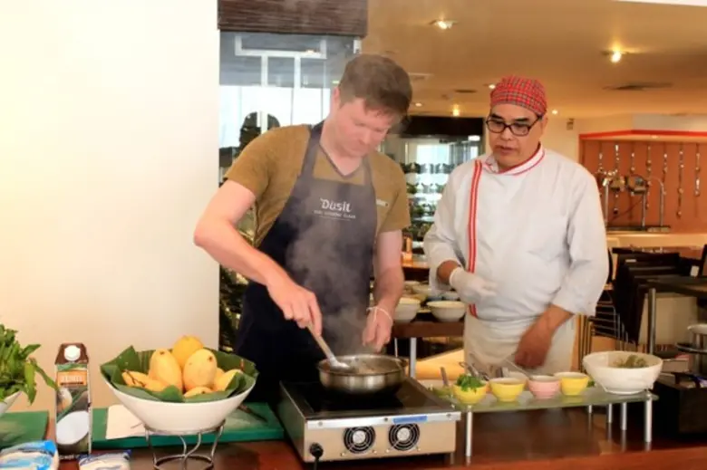 ชวนคุณสนุกกับการทำอาหาร Dusit Thai Cooking Class พร้อมเผยเคล็ดลับความอร่อยที่ โรงแรมดุสิตดีทู และดุสิตปริ๊นเซส เชียงใหม่