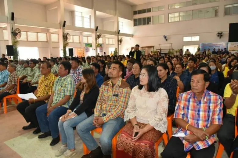 คณะกรรมาธิการวุฒิสภา ชวนคนไทยอุดหนุนสินค้าชุมชนเป็นของขวัญ เดินทางท่องเที่ยวเรียนรู้วิถีชุมชน ต่อลมหายใจให้เศรษฐกิจฐานราก สร้างรอยยิ้มให้เกษตรกรไทย