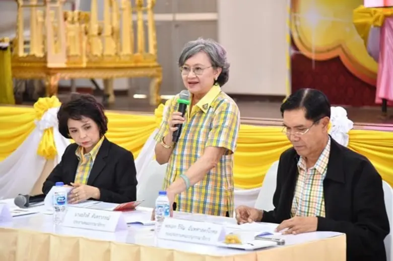 คณะกรรมาธิการวุฒิสภา ชวนคนไทยอุดหนุนสินค้าชุมชนเป็นของขวัญ เดินทางท่องเที่ยวเรียนรู้วิถีชุมชน ต่อลมหายใจให้เศรษฐกิจฐานราก สร้างรอยยิ้มให้เกษตรกรไทย