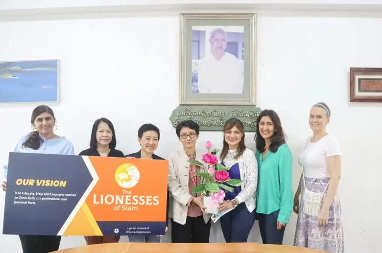 LOS ร่วมกันบริจาคของขวัญเพื่อพัฒนาอนาคตที่สดใสของสมาคมส่งเสริมสถานภาพสตรี