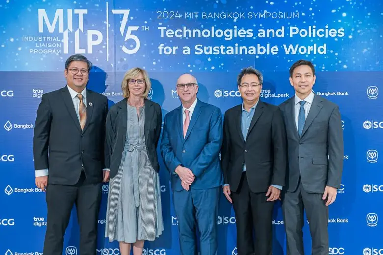 True Is Ready to Drive Telco Industry on a Sustainable Path, Encouraging the Government to Increase Green Energy Proportion