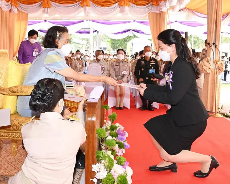ซีเอ็นเอช เข้ารับพระราชทานเข็มที่ระลึกจากสมเด็จพระกนิษฐาธิราชเจ้า กรมสมเด็จพระเทพรัตนราชสุดาฯ สยามบรมราชกุมารี ในงานประชุมวิชาการ อกท.ระดับชาติ ครั้งที่ 44