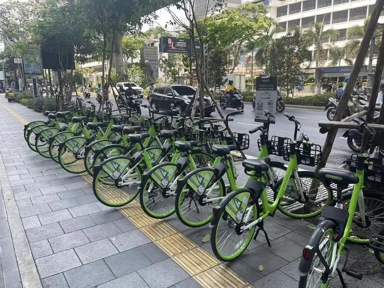 กทม.ย้ายจุดจอด Bike sharing ถนนสีลม กำชับผู้รับสิทธิโครงการฯ จัดระเบียบการจอดจักรยาน