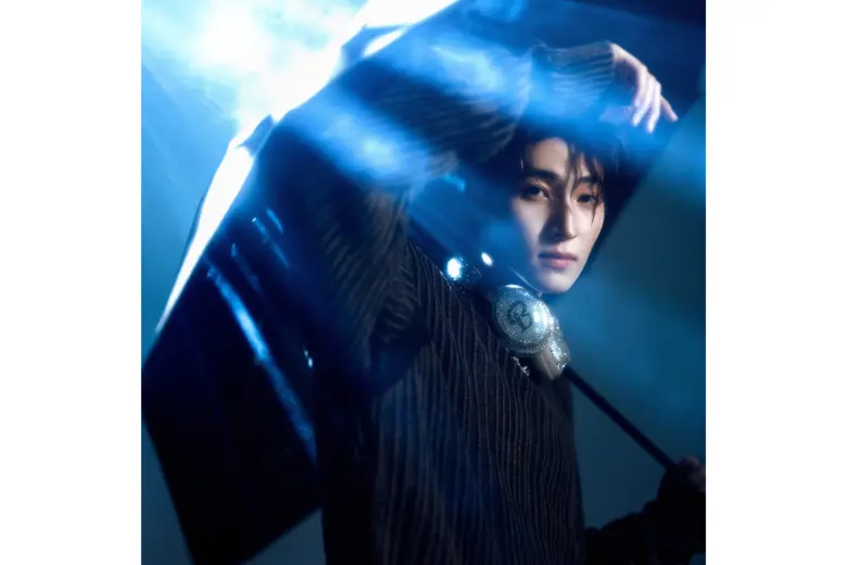 BLUE PONGTIWAT เปิดตัวครั้งแรก "STEP INTO THE BLUE" ก้าวแรกสู่เส้นทางศิลปินเต็มตัวในค่าย LOVEiS ENTERTAINMENT