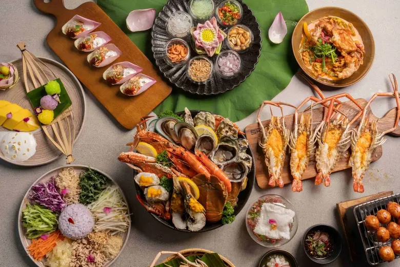 ห้องอาหารสกายไลน์ (Skyline) โรงแรมอวานี พ...