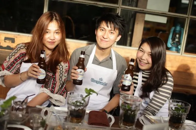 โดนัท-มนัสนันท์ ร่วมคืนความสดชื่น นำทีมคนรักษ์ธรรมชาติสร้างสวนแก้ว กับ ฮูการ์เดน (Hoegaarden)