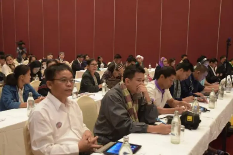 วันนี้( 15ธ.ค.58) ศ.ดร.ธีรภัทร์ เสรีรังสร...
