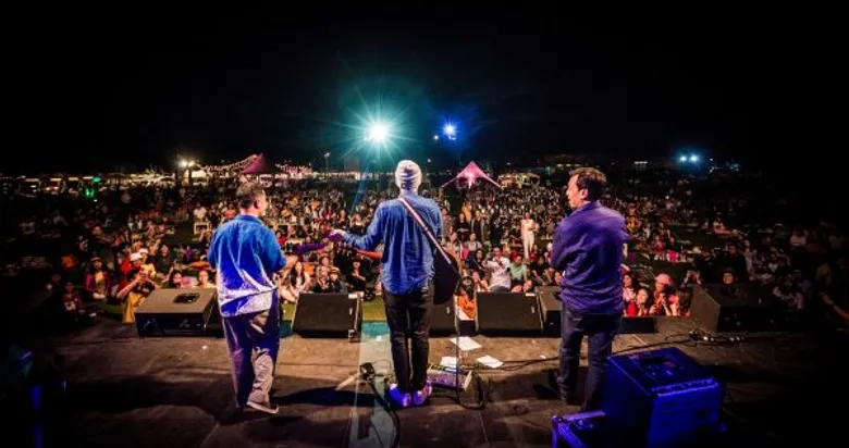 เบิร์ดกะฮาร์ท และพี่น้องศิลปิน กับ SCB Presents Winter Breeze 2015 Hosted by Byrd & Heart เทศกาลแห่งความชิลที่สุดในรอบปี