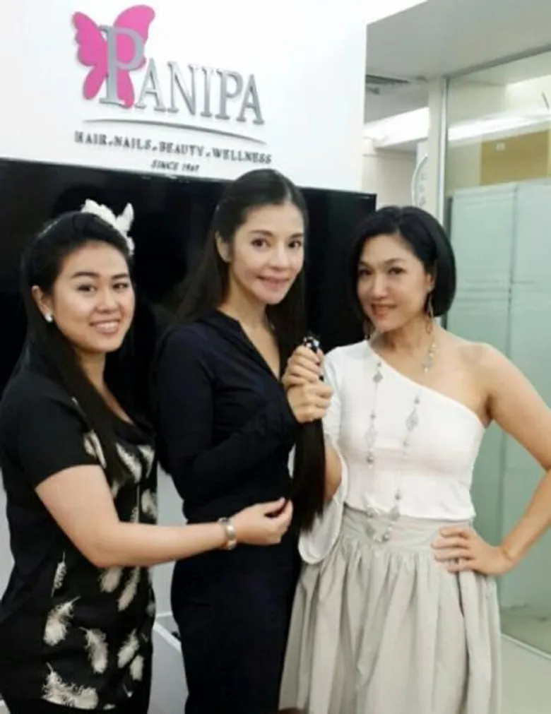 อจ. แอน ชัชนิต มุสิกไชย มหาคุณ ตัดผม 12 นิ้ว บริจาคให้ผู้ป่วยโรคมะเร็ง โครงการของรพ.จุฬาลงกรณ์