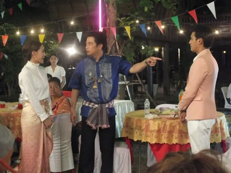 ทีวีไกด์: ละครเรื่อง “เขยใหญ่สะใภ้เล็ก” ออกอากาศ 19-25 ธ.ค.58 เวลา 18.20น. ทางช่อง 7