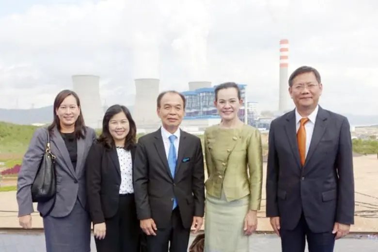 นายเขมทัศน์ สายเชื้อ (ขวาสุด) รักษาการกรร...