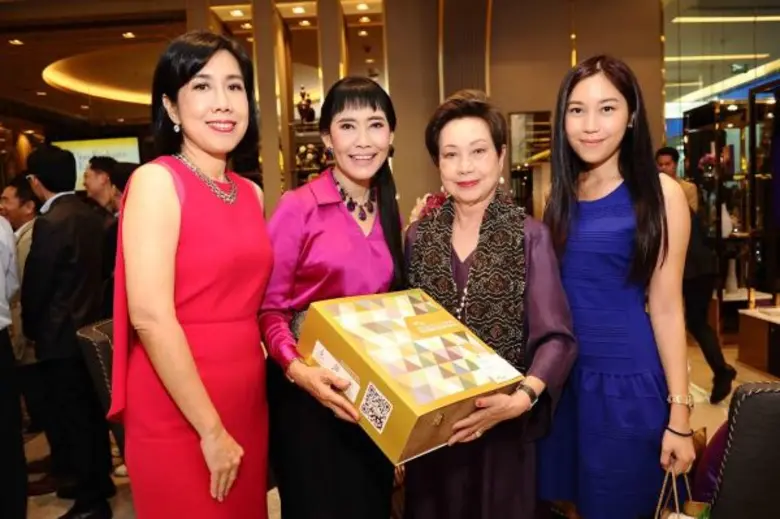 เอไอเอส ปรับโฉมเซเรเนด คลับ!! แห่งแรกที่สยามพารากอน หรูหรา โออ่า เพื่อลูกค้าคนสำคัญเช่นคุณ