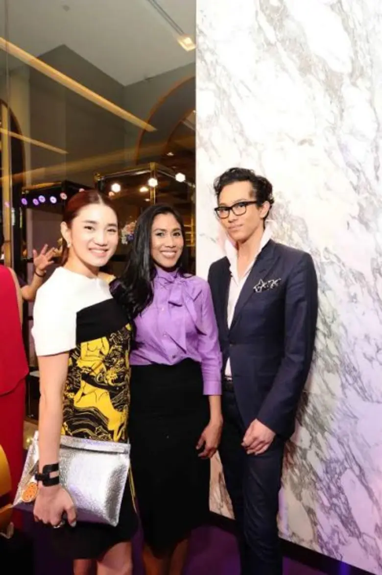 เอไอเอส ปรับโฉมเซเรเนด คลับ!! แห่งแรกที่สยามพารากอน หรูหรา โออ่า เพื่อลูกค้าคนสำคัญเช่นคุณ