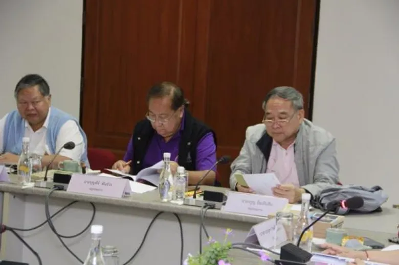 ประชุมคณะอนุกรรมการพัฒนาธุรกิจและประชาสัมพันธ์ อ.ส.พ. ครั้งที่ 8/2558
