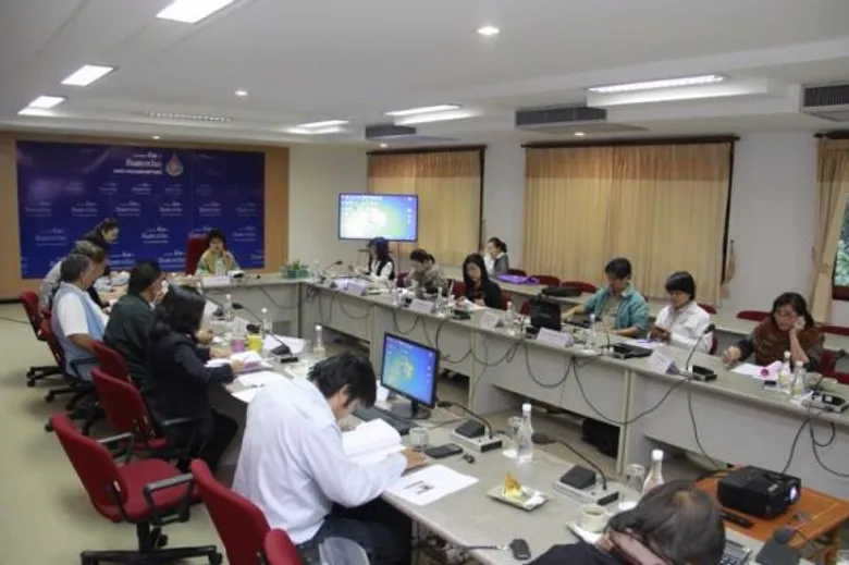 ประชุมคณะอนุกรรมการพัฒนาธุรกิจและประชาสัมพันธ์ อ.ส.พ. ครั้งที่ 8/2558