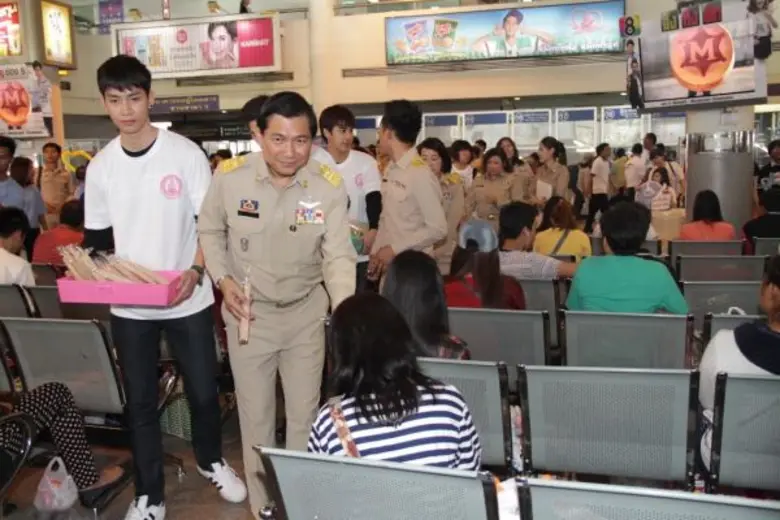 ปลัด พม. เปิดงาน “รณรงค์ปีใหม่หยุดความพิการบนท้องถนน” หวังลดการเกิดความพิการจากอุบัติเหตุในช่วงเทศกาลปีใหม่ ’๕๙