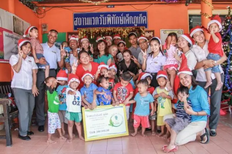 โรงแรมอังสนา ลากูน่าภูเก็ต และ โรงแรมบันย...