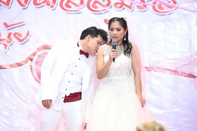 ทีวีไกด์: ซิทคอม "บริษัท ฮาไม่จำกัด" ตั๊ก ศิริพร – นุ้ย เชิญยิ้ม อินเลิฟ!!! จัดงานแต่งงานรอบ 2