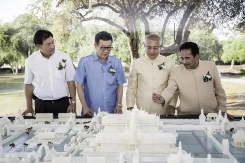 นายสมพร ว่องวุฒิพรชัย (ที่ 2 จากซ้าย) ประ...