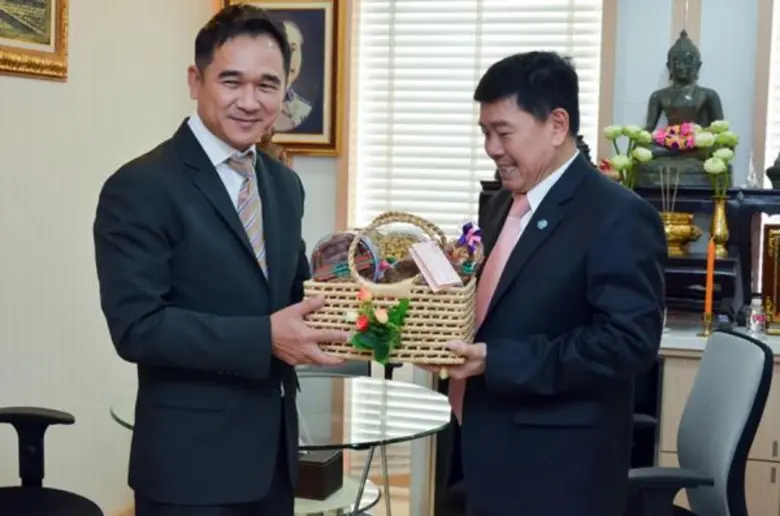 นายอำนวย ปรีมนวงศ์ รองปลัดกระทรวงการคลัง ...