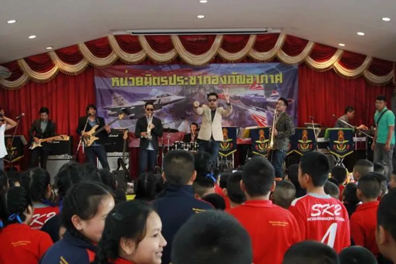 วงต๊กโต อาร์สยาม บินร่วมกิจกรรมกับ กองทัพอากาศ มอบความสุขให้น้องๆ จ.เชียงใหม่
