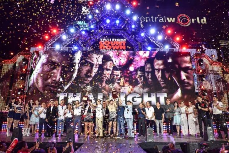 “เต็งหนึ่ง” โชว์ท็อปฟอร์ม โค่นคู่ชกชาวบราซิล คว้าแชมป์ “THAI FIGHT 2015” ครองถ้วยพระราชทานพระบาทสมเด็จพระเจ้าอยู่หัวฯ