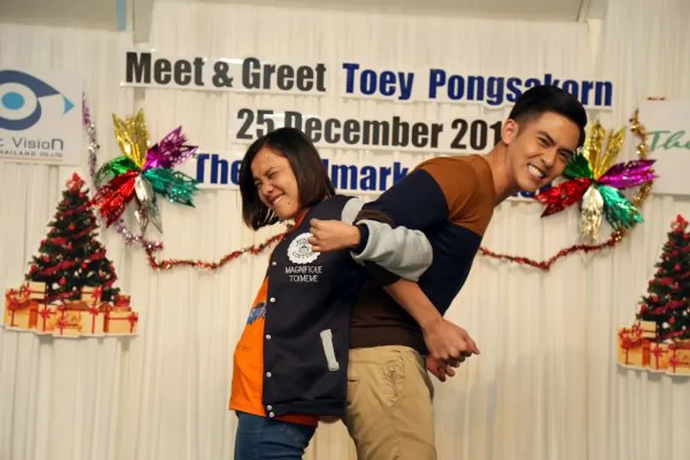 เต้ย-พงศกร เมตตาริกานนท์ ร่วม สมาร์ท วิชั่น จัดกิจกรรม Meet&Greet เพื่อเป็นการขอบคุณแฟนคลับและลูกค้า พร้อมฉลองเทศกาลปีใหม่