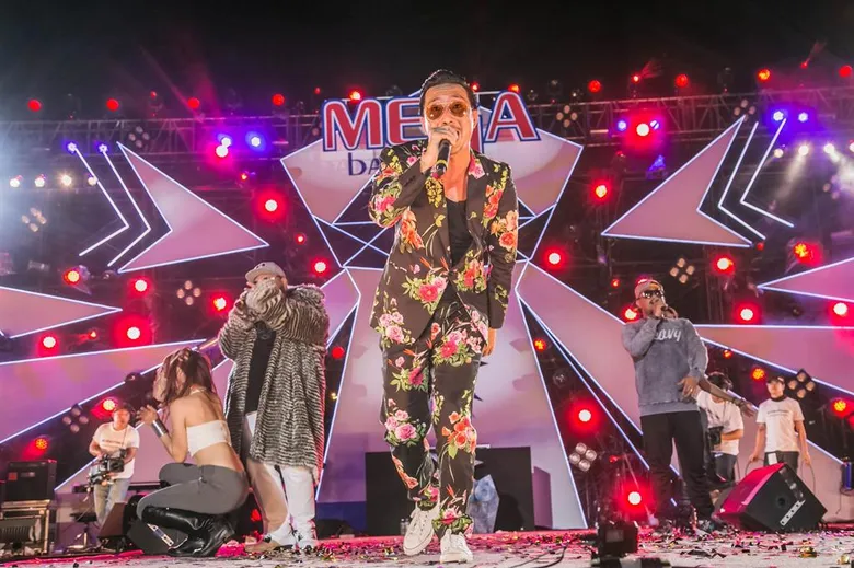 งาน Vivo Smart Phone Presents “Mega Countdown 2016” ส่งความสุขส่งท้ายปีกับ Cool Bomb Party ครั้งแรกในประเทศไทย