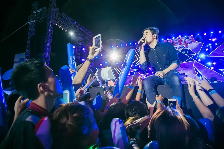 งาน Vivo Smart Phone Presents “Mega Countdown 2016” ส่งความสุขส่งท้ายปีกับ Cool Bomb Party ครั้งแรกในประเทศไทย