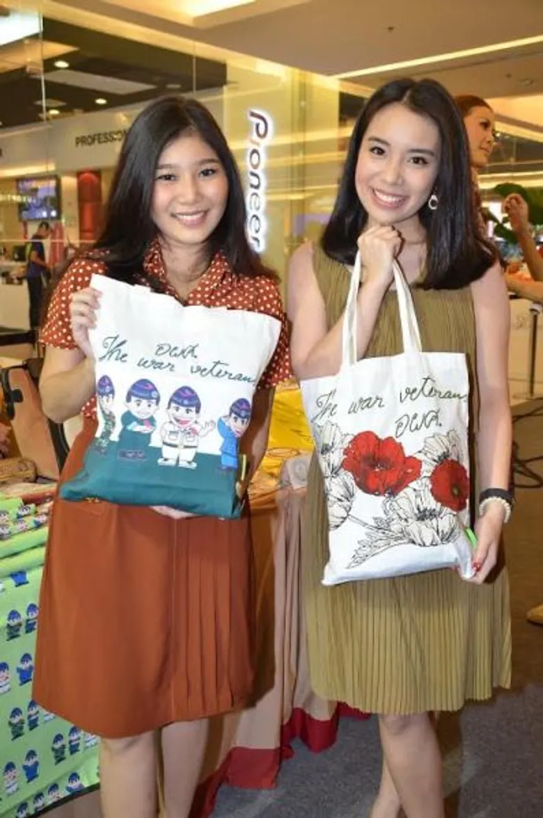 เซเลบฯใจบุญ ชวนอุดหนุนสินค้าฝีมือทหารผ่านศึก เพื่อแทนคำขอบคุณ ในงาน อผศ. กิฟ แอนด์ เทค เฟสติวัล (WVO Give & Take Festival) สัปดาห์วันทหารผ่านศึก 2559 “ให้ด้วยรัก อิ่มด้วยใจ”