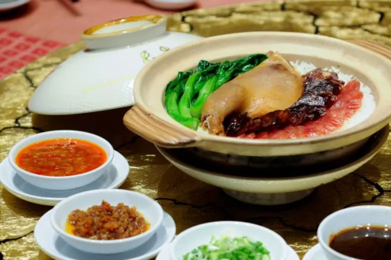 ห้องอาหารซัมเมอร์ พาเลซ โรงแรมอินเตอร์คอน...